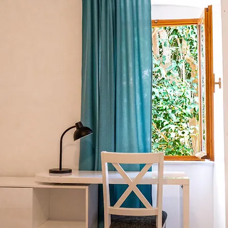Sunny Bay Apartment