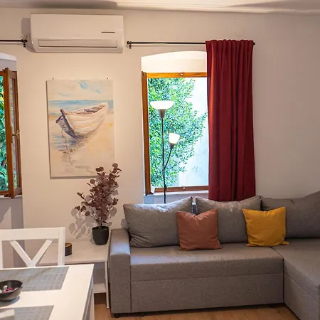 Sunny Bay Apartment *