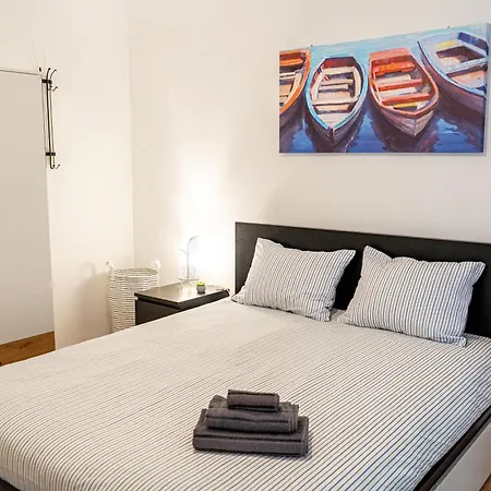 Sunny Bay Apartment